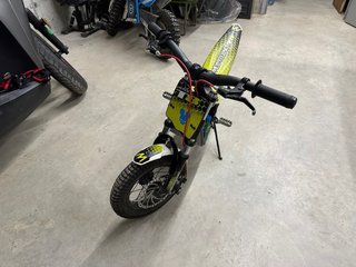 Mini moto eléctrica Mecatecno T8