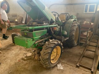Tractor John Deere Frutero con Aperos