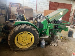Tractor John Deere Frutero con Aperos