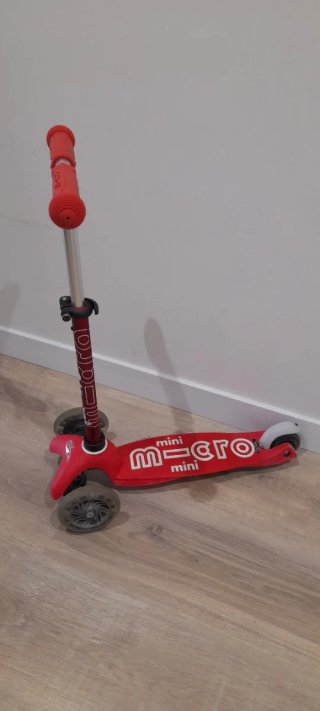Patinete Mini Micro Rojo con luces LED