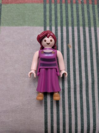 Figura Playmobil Mujer Vestido Morado
