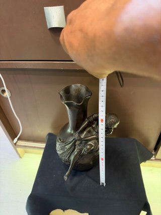 Figura de Auguste Moreade bronce de mujer y jarrón