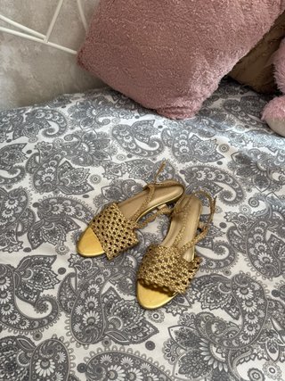 Sandalias Doradas Trenzadas