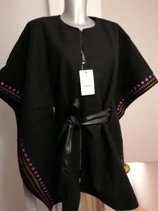 Poncho Desigual Negro