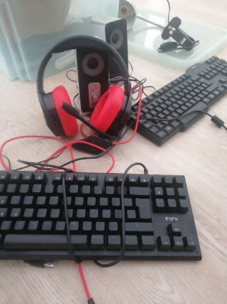 Teclado, Cascos y Altavoces Gaming EVS