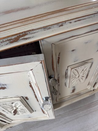 Mueble antiguo restaurado estilo vintaje perfecto