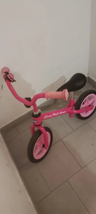 Bicicleta de equilibrio rosa Chicco