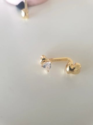 Pendientes dorados con detalle de oso