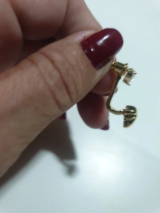 Pendientes dorados con detalle de oso