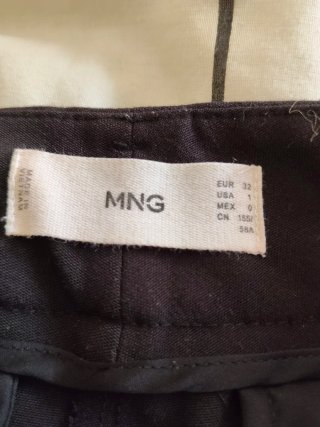 Pantalón de vestir negro Mango