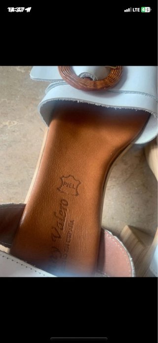 Sandalias Valero blancas y marrones
