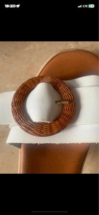 Sandalias Valero blancas y marrones