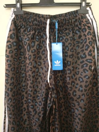 Pantalón chándal Adida estampado mujer