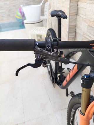 Bicicleta MTB KTM Scarp Carbono, llantas carbono.