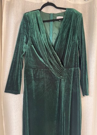 Vestido fiesta largo terciopelo verde con abertura
