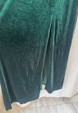 Vestido fiesta largo terciopelo verde con abertura