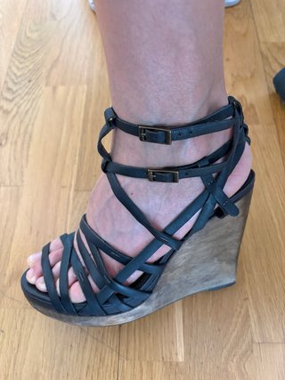Sandalias de Piel con Cuña de Madera
