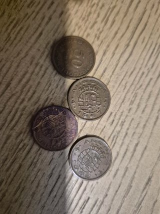 Conjunto de Moedas de Escudos Portugueses