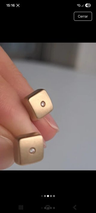 Pendientes cuadrados dorados con piedra brillante