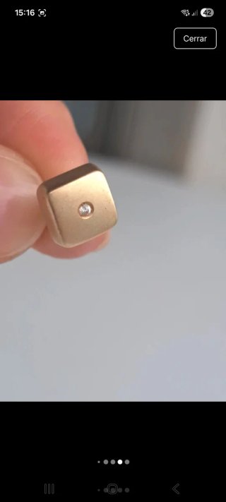 Pendientes cuadrados dorados con piedra brillante
