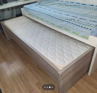 Cama juvenil con almacenaje