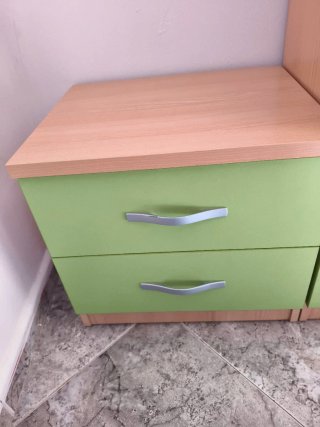 Cajonera de 2 Cajones Verde y Madera