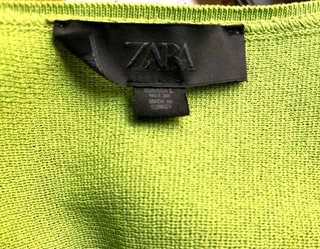 Top Verde con Botones