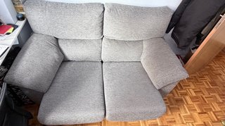 Sofá gris de tela