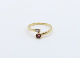 Anillo Oro 18K con Piedras