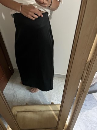 Falda larga de seda negra