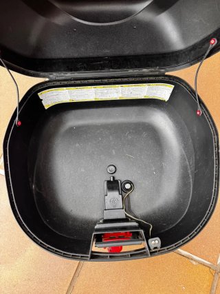 Baúl GIVI E350N FLOW 35L Negro/Rojo