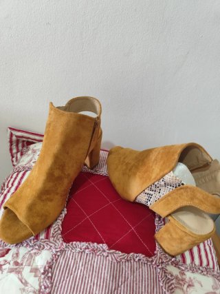 Zapatos abiertos de tacón