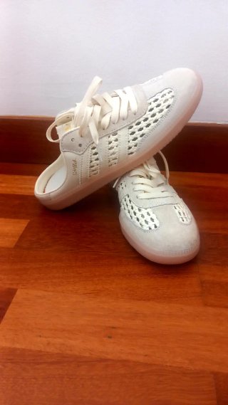 Sandalias Adidas Samba OG Mujer Beige