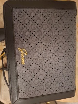 Bolso Guess Gris con Logo