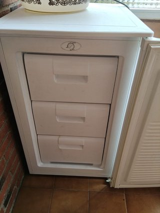 Congelador Vertical Indesit Compacto