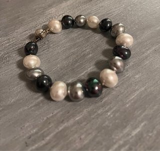 Pulsera de Perlas de Mallorca blancas y grises