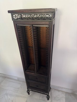 Mueble Auxiliar Estrecho de Madera