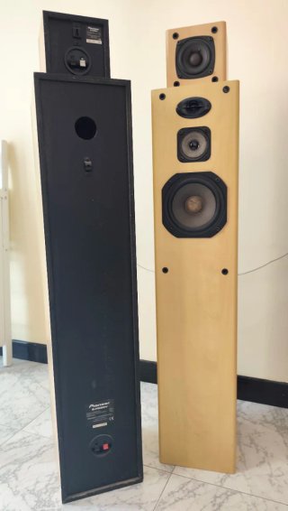 Pareja de Altavoces Pioneer madera.