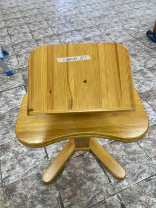 Atril de madera mediano