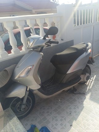 Moto Piaggio FLY 125