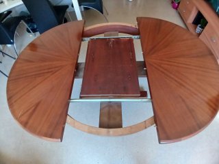 Mesa Circular Expandible de Cedro