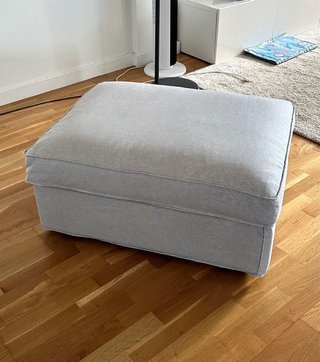 REPOSAPIES O PUFF DE IKEA