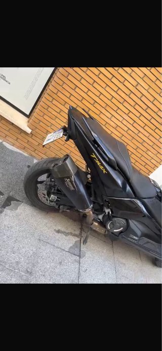 Yamaha TMAX Negra