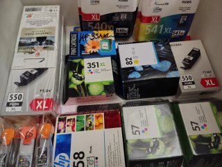 Set di cartucce inchiostro HP e Canon