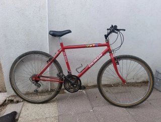 Bicicleta de montaña Colorado Roja.