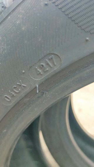 4 Neumáticos Michelin 245/45/18