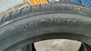 4 Neumáticos Michelin 245/45/18