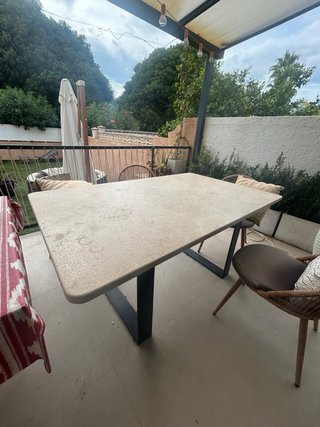 Mesa de mármol y hierro