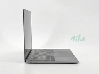 MacBook Pro 13" (2017) Intel Core i7 3.5GHz 2 núcleos - SSD 512Gb - 16GB RAM con marcas de pegatinas