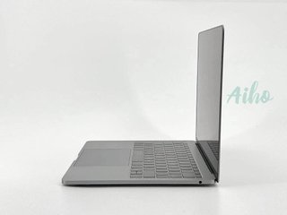 MacBook Pro 13" (2017) Intel Core i7 3.5GHz 2 núcleos - SSD 512Gb - 16GB RAM con marcas de pegatinas